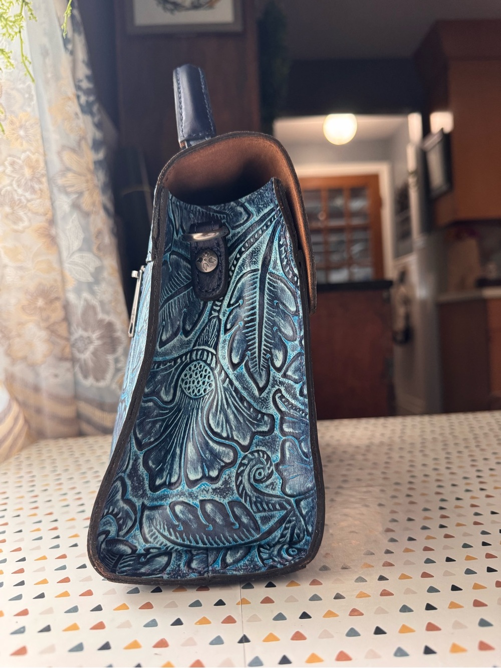 Shoulder Bags - Picture 6 of 12